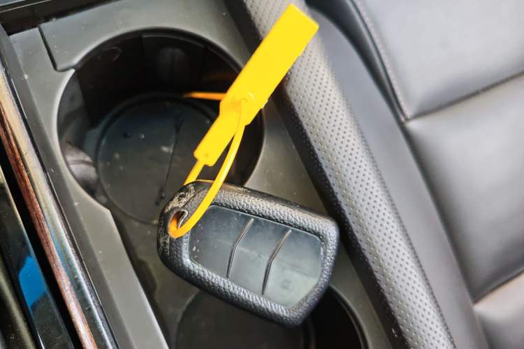 Used Cadillac XTS 2018 28T Tech Edition Vehicle Key
