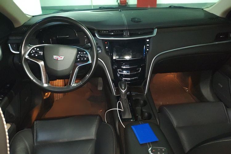 Used Cadillac XTS 2018 28T Elite Edition Center Console