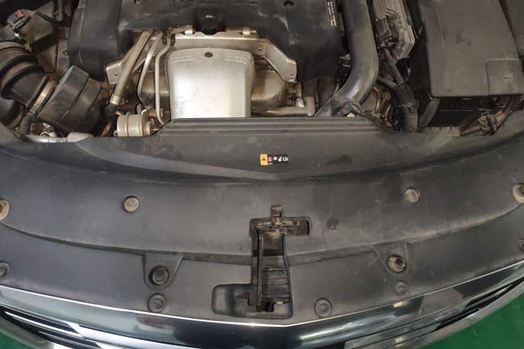 Used Cadillac XTS 2018 28T Luxury Edition Engine Bay