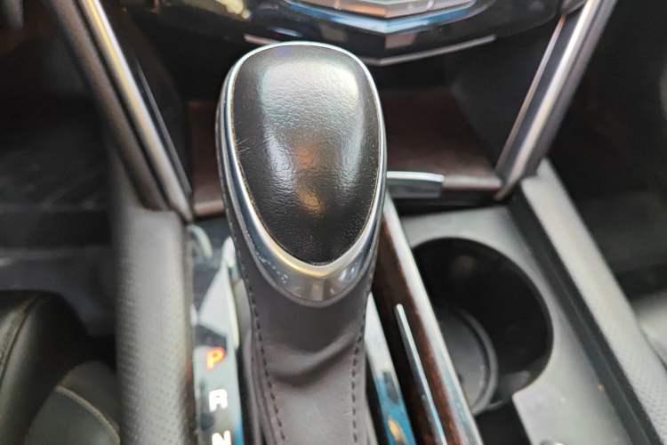 Used Cadillac XTS 2018 28T Tech Edition Gear Lever