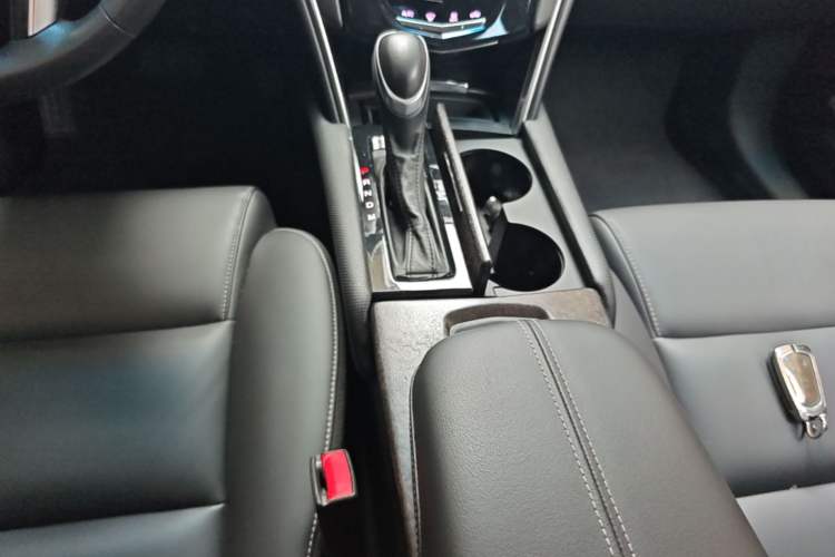 Used Cadillac XTS 2018 28T Tech Edition Gear Lever