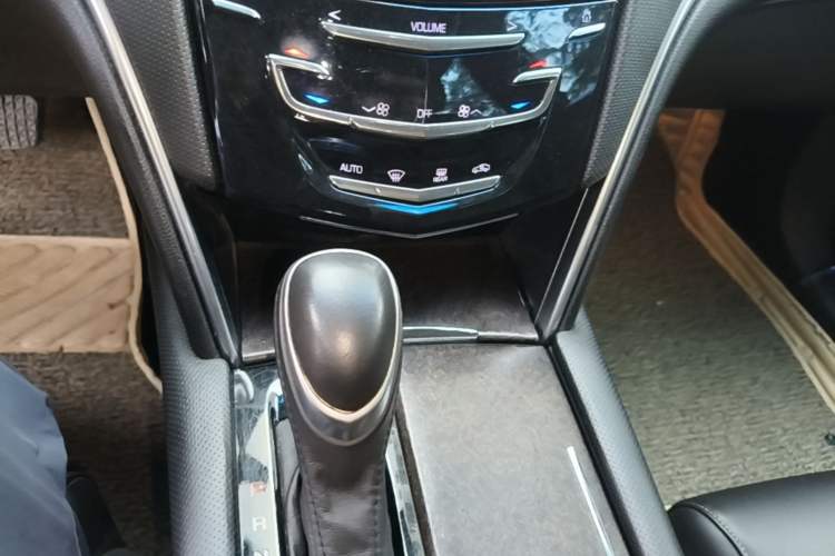 Used Cadillac XTS 2018 28T Tech Edition Gear Lever