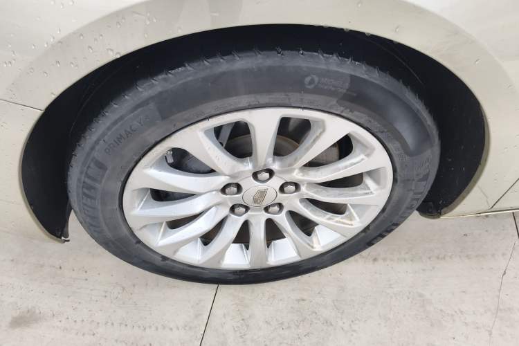 Used Cadillac XTS 2018 28T Tech Edition Left Front Wheel Hub