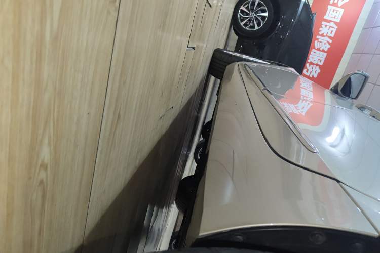 Used Cadillac XTS 2018 28T Luxury Edition Left Side Sill