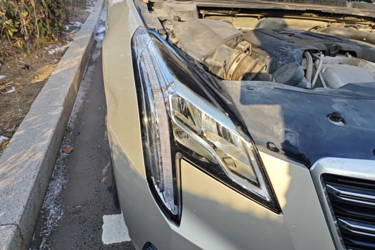 Used Cadillac XTS 2018 28T Tech Edition Right Front Headlight