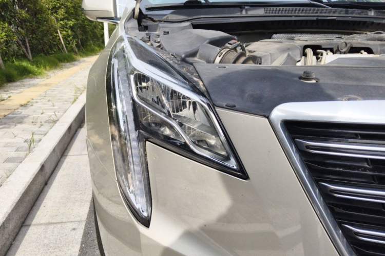 Used Cadillac XTS 2018 28T Tech Edition Right Front Headlight