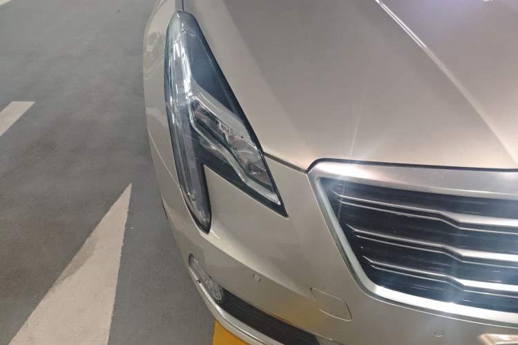 Used Cadillac XTS 2018 28T Elite Edition Right Front Headlight