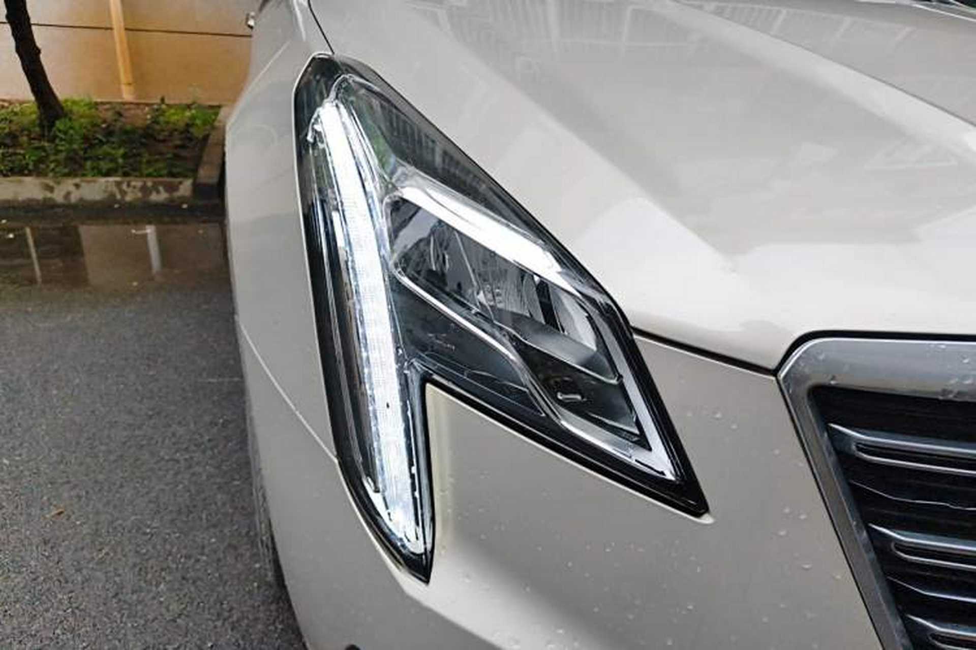 Used Cadillac XTS 2018 28T Tech Edition Right Front Headlight