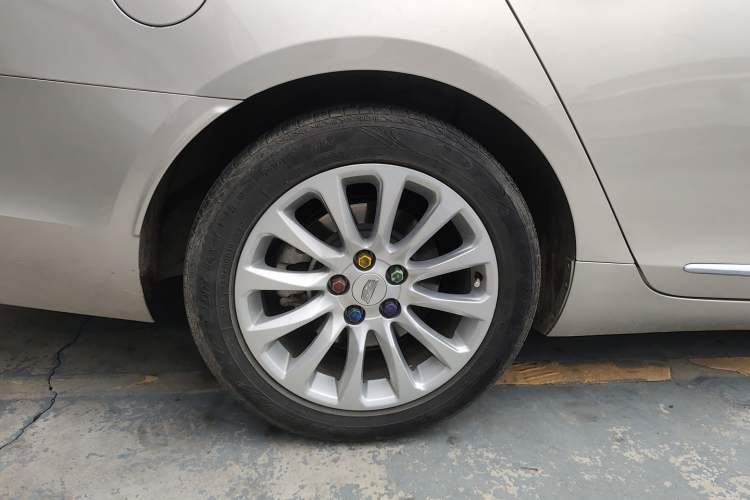 Used Cadillac XTS 2018 28T Tech Edition Right Rear Wheel Hub
