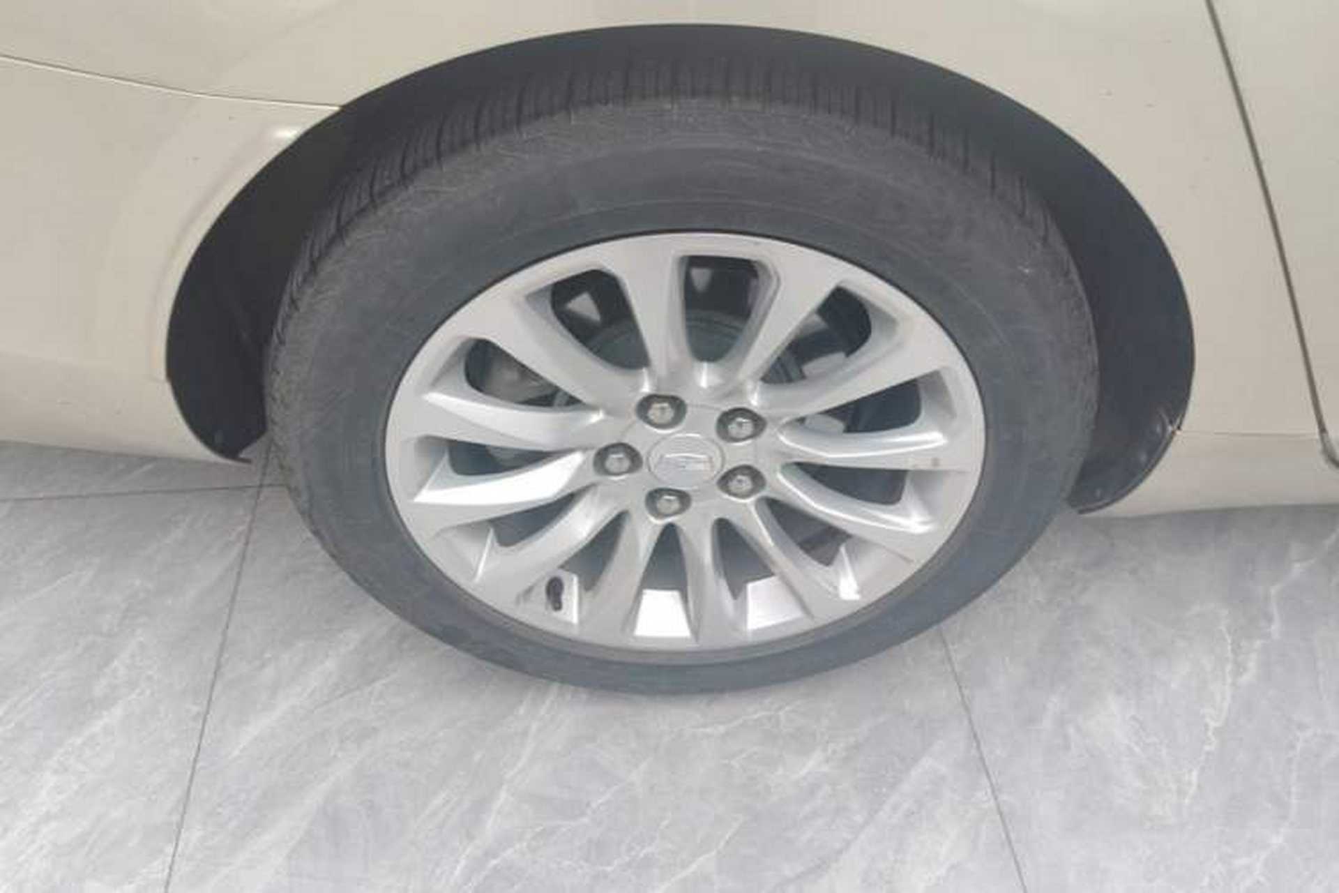 Used Cadillac XTS 2018 28T Elite Edition Right Rear Wheel Hub