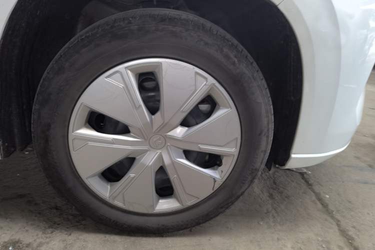 Used Cao 60 2024 - Travel Edition Right Front Wheel Hub