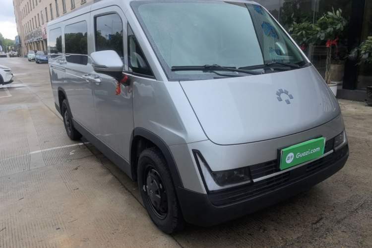 Used CAVAN Le Fu 2025 Model, Yue Xing Edition+ Short Wheelbase Flat Roof—Aegean 50.23 kWh Front Right 45 Deg