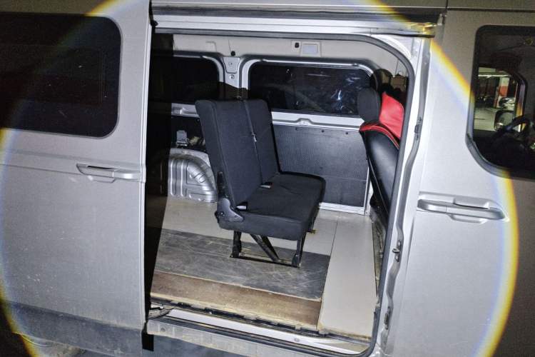 Used CAVAN Le Fu 2025 Yue Xing Version Fu Edition with Clear Windows Aiyike 40.18 kWh Left Rear Seat