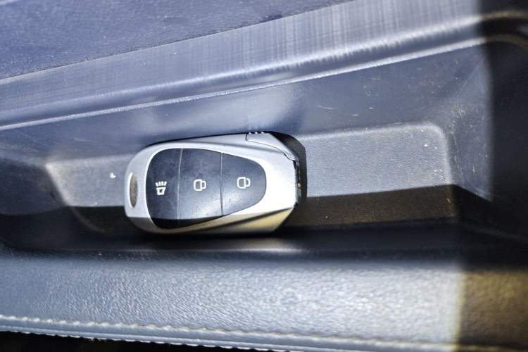 Used CAVAN Le Fu 2025 Yue Xing Version Fu Edition with Clear Windows Aiyike 40.18 kWh Vehicle Key