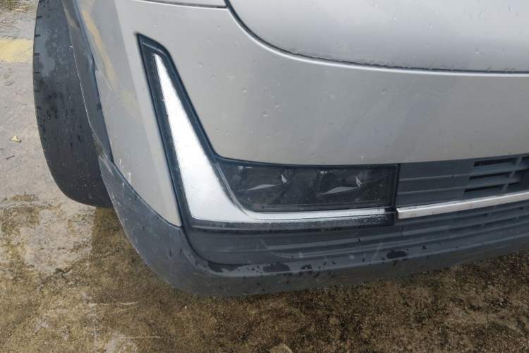 Used CAVAN Le Fu  Right Front Headlight
