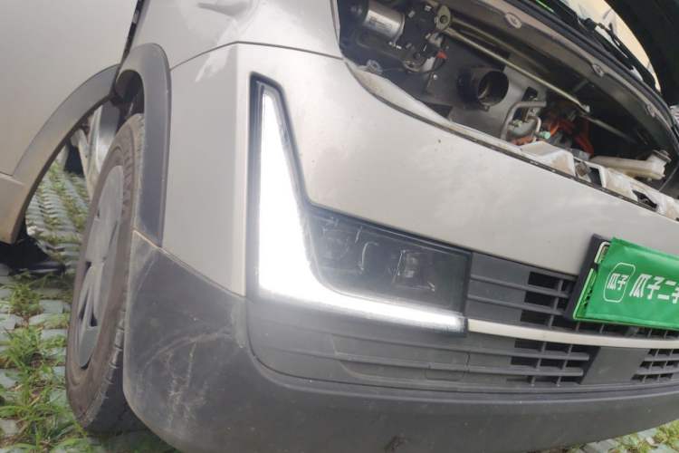 Used CAVAN Le Fu 2025 Rui Xing Edition Le Edition with Blackout Windows CATL 41.86 kWh Right Front Headlight