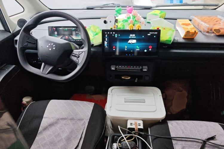 Used CAVAN Le Fu 2025 YueXing Edition Fu Version Open-Window Model Aiyike 50.23 kWh Center Console
