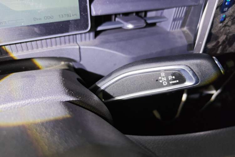 Used CAVAN Le Fu 2025 Lefu PLUS Comfort Edition Ford Version with Clear Windows Aiyike 50.23 kWh Gear Lever