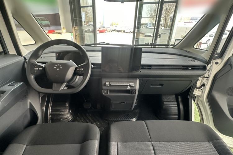Used CAVAN Le Fu 2025 YueXing Edition Fu Version Open-Window Model Aiyike 50.23 kWh Interior 4