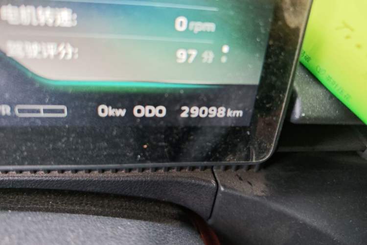 Used CAVAN Le Fu 2025 YueXing Edition Fu Version Open-Window Model Aiyike 50.23 kWh Odometer Close Up