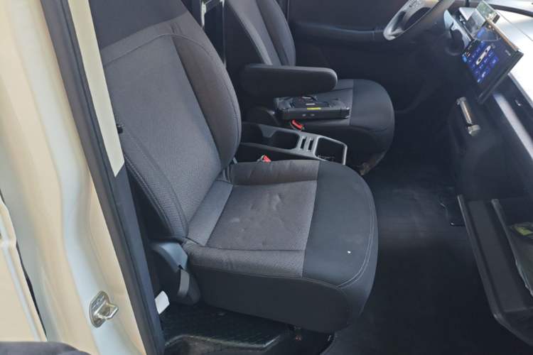 Used CAVAN Le Fu 2025 Comfort Edition Full-View Version Aiyike 50.23 kWh Right Front Seat