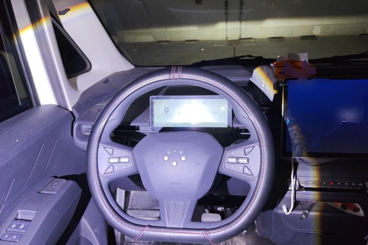 Used CAVAN Le Fu 2025 Lefu PLUS Comfort Edition Ford Version with Clear Windows Aiyike 50.23 kWh Steering Wheel