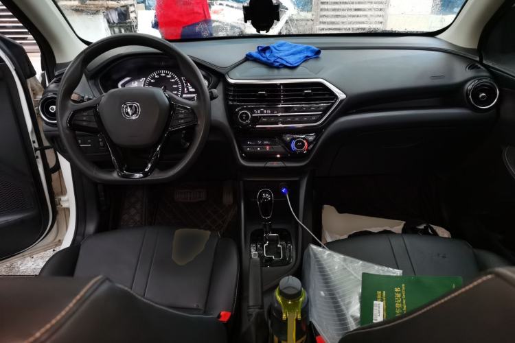 Used CHANGAN Alsvin 2019 1.5L DCT Comfort Model China VI Standard Center Console