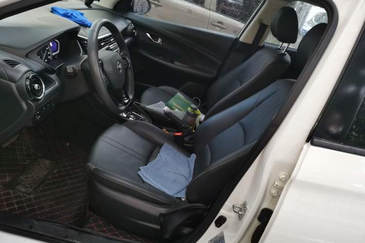 Used CHANGAN Alsvin 2019 1.5L DCT Comfort Model China VI Standard Driver Seat