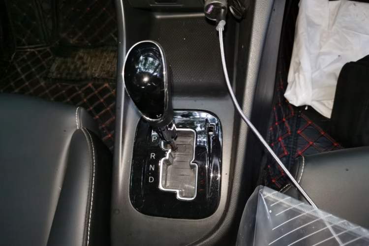 Used CHANGAN Alsvin 2019 1.5L DCT Comfort Model China VI Standard Gear Lever