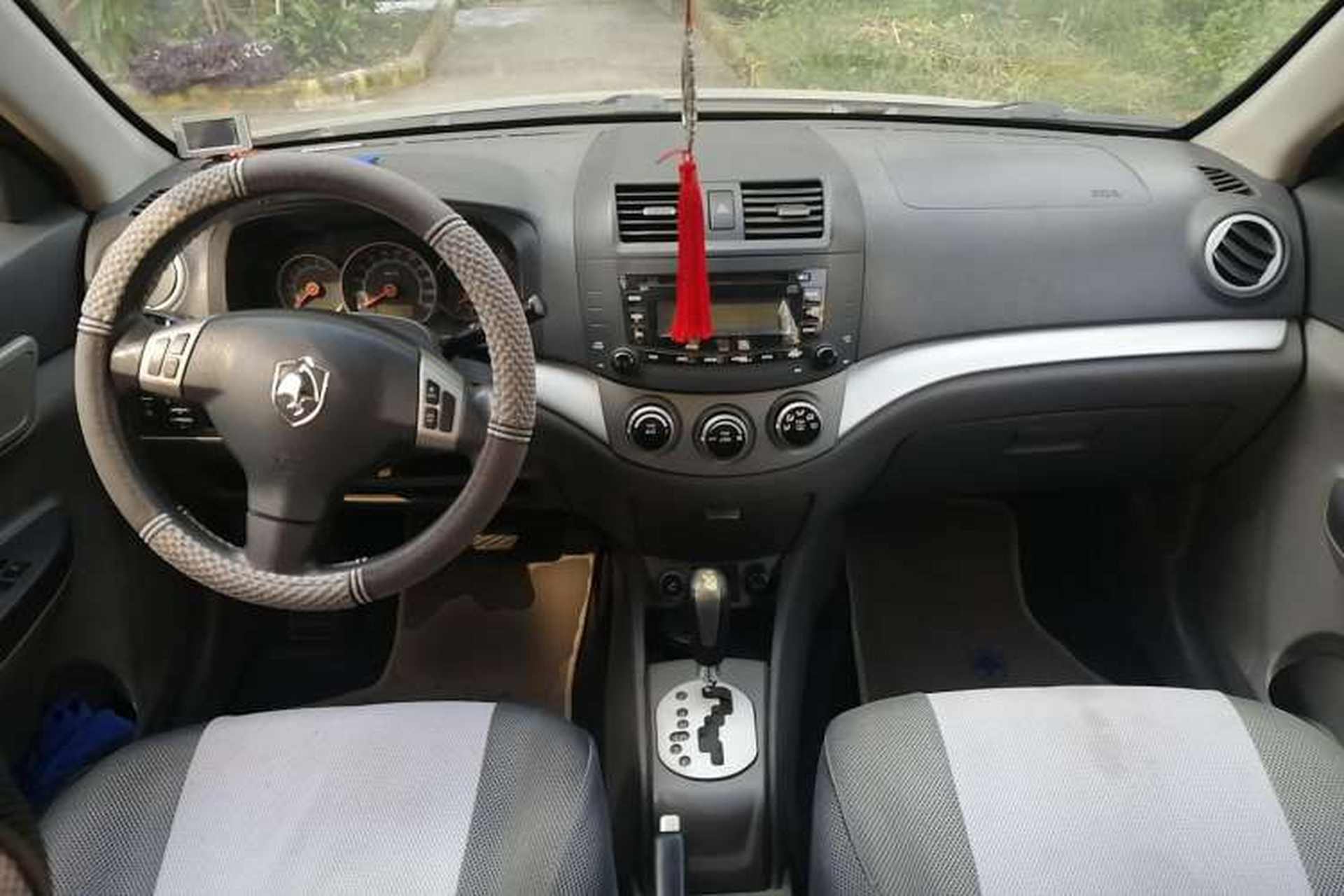 Used CHANGAN Alsvin 2009 Sedan 1.5L Automatic Luxury Model Center Console