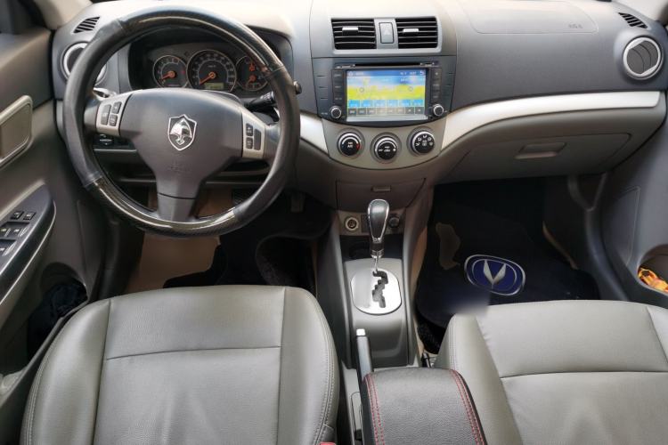 Used CHANGAN Alsvin 2009 Sedan 1.5L Automatic Luxury Model Center Console