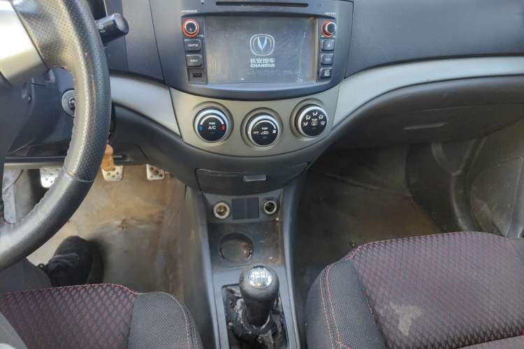 Used CHANGAN Alsvin 2010 Hatchback 1.5L Manual Comfort Edition Audio And AC Panel