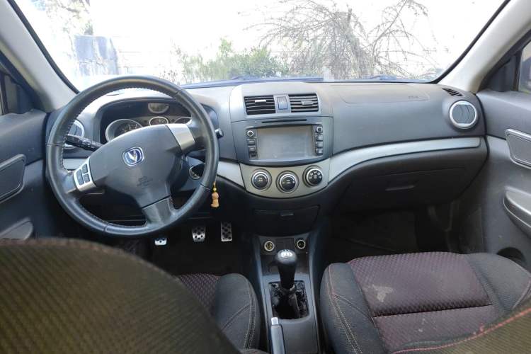 Used CHANGAN Alsvin 2010 Hatchback 1.5L Manual Comfort Edition Center Console