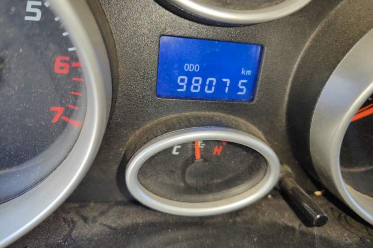 Used CHANGAN Alsvin 2010 Hatchback 1.5L Manual Comfort Edition Odometer Close Up