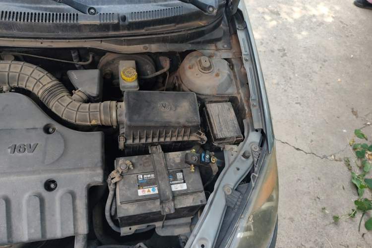 Used CHANGAN Alsvin 2010 Sedan 1.5L Manual Sport Edition Engine Bay Left