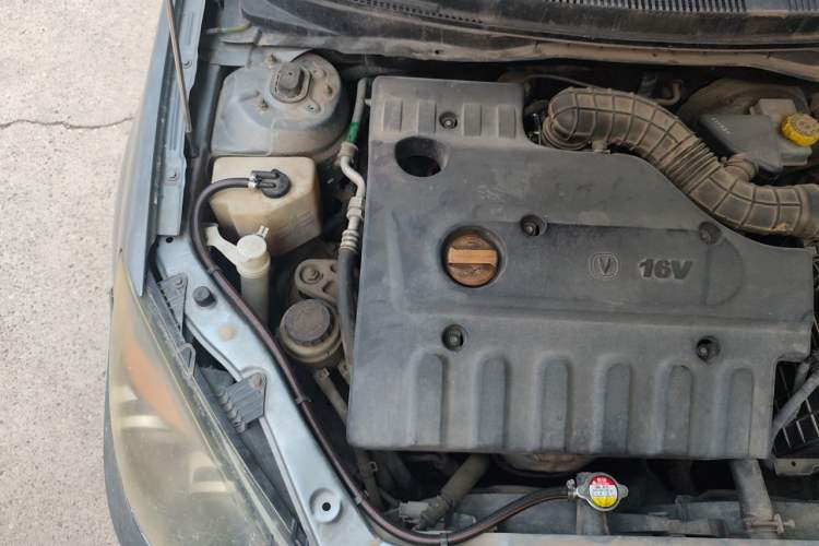 Used CHANGAN Alsvin 2010 Sedan 1.5L Manual Sport Edition Engine Bay Right