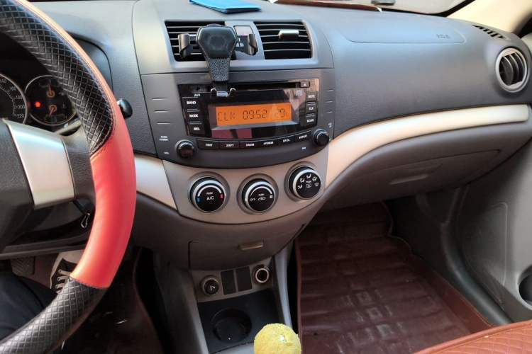 Used CHANGAN Alsvin 2010 Sedan 1.5L Manual Sport Edition Audio And AC Panel