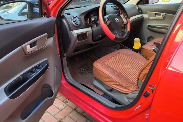 Used CHANGAN Alsvin 2010 Sedan 1.5L Manual Sport Edition Driver Seat
