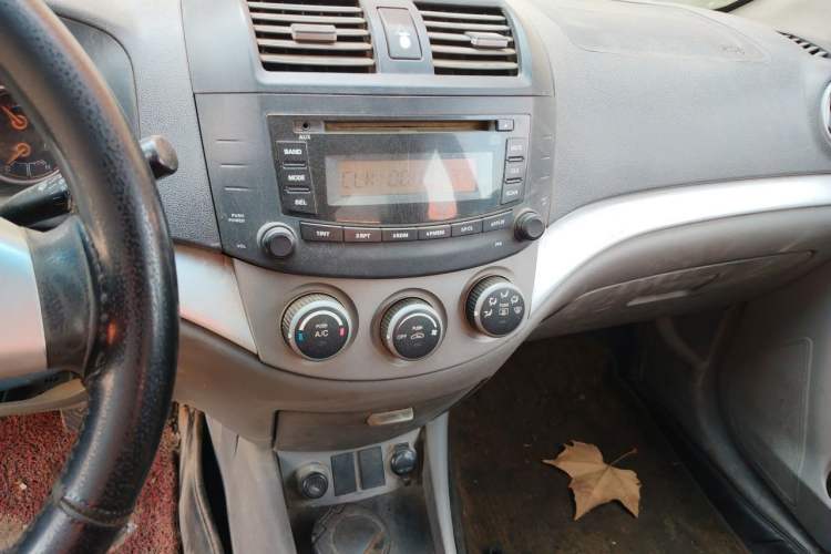 Used CHANGAN Alsvin 2012 Sedan 1.5L Manual Luxury Model Audio And AC Panel