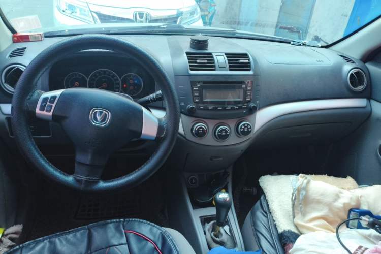 Used CHANGAN Alsvin 2012 Sedan 1.5L Manual Luxury Model Center Console
