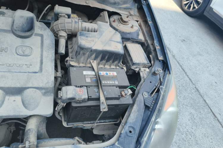 Used CHANGAN Alsvin 2012 Sedan 1.5L Manual Luxury Model Engine Bay Left