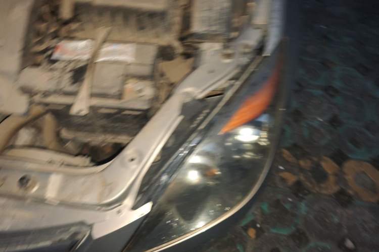 Used CHANGAN Alsvin 2012 Sedan 1.5L Manual Comfort Model Engine Bay Left