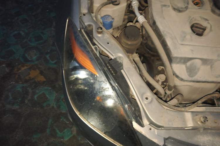 Used CHANGAN Alsvin 2012 Sedan 1.5L Manual Comfort Model Right Front Headlight