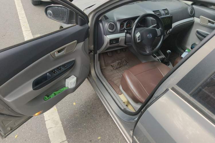 Used CHANGAN Alsvin 2012 Sedan 1.5L Manual Luxury Model Driver Seat