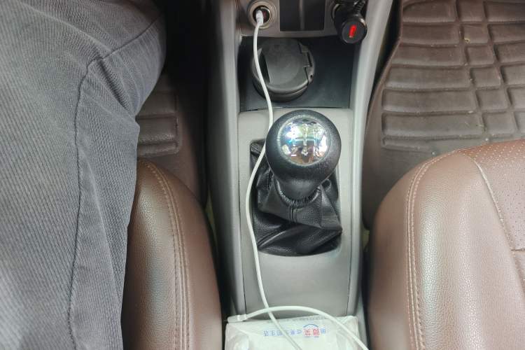 Used CHANGAN Alsvin 2012 Sedan 1.5L Manual Luxury Model Gear Lever