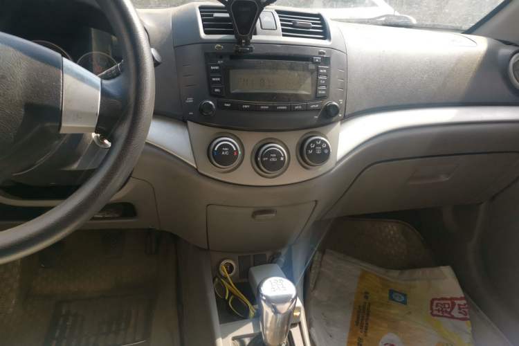 Used CHANGAN Alsvin 2012 Sedan 1.5L Manual Luxury Model Audio And AC Panel