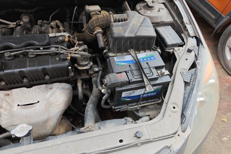 Used CHANGAN Alsvin 2012 Sedan 1.5L Manual Comfort Model Engine Bay Left