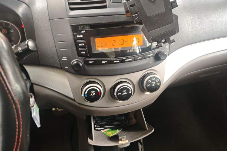 Used CHANGAN Alsvin 2012 Sedan 1.5L Manual Luxury Model Audio And AC Panel
