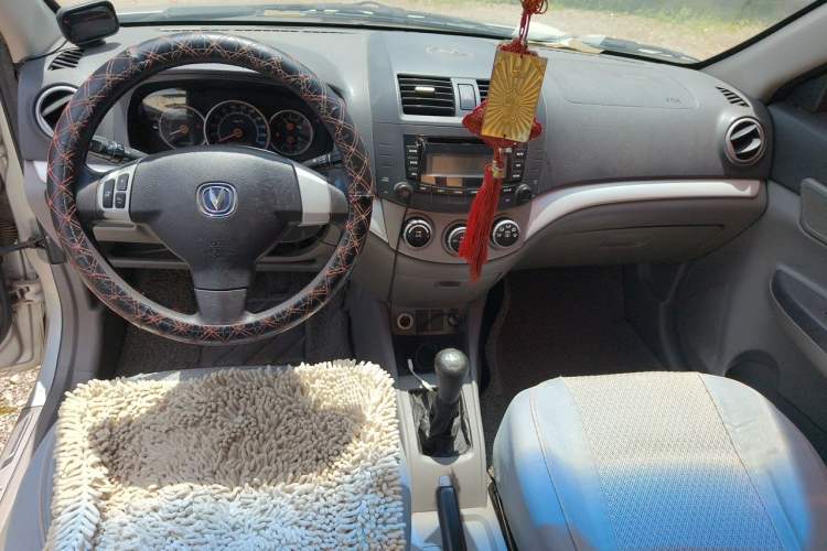 Used CHANGAN Alsvin 2012 Sedan 1.5L Manual Luxury Model Center Console