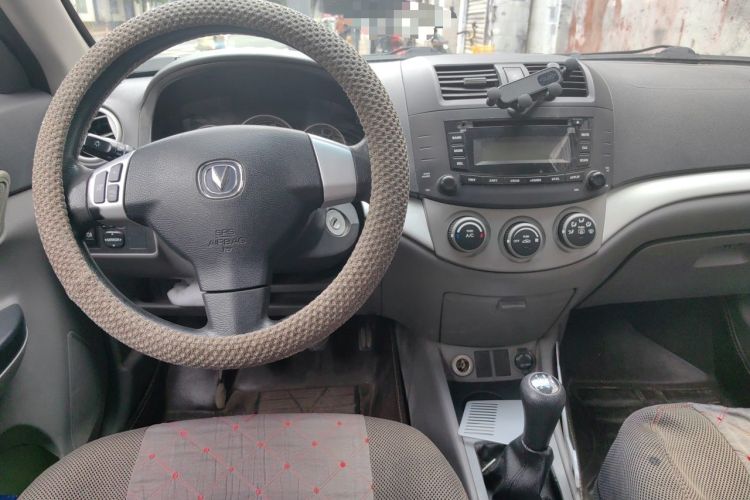 Used CHANGAN Alsvin 2012 Sedan 1.5L Manual Luxury Model Center Console